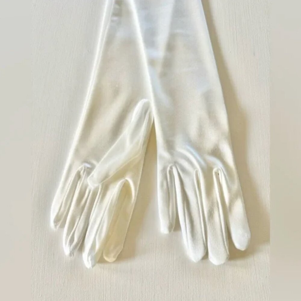Wedding Gloves - Picture 4 of 5